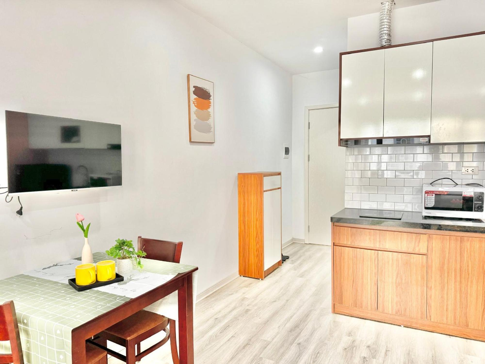 Modern & Comfy Apartment Ханой Экстерьер фото